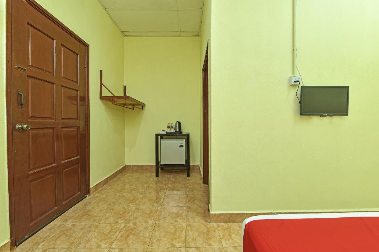 Collection O 90622 Sehijau Cenang Hotel Пантай Ченанг Екстериор снимка